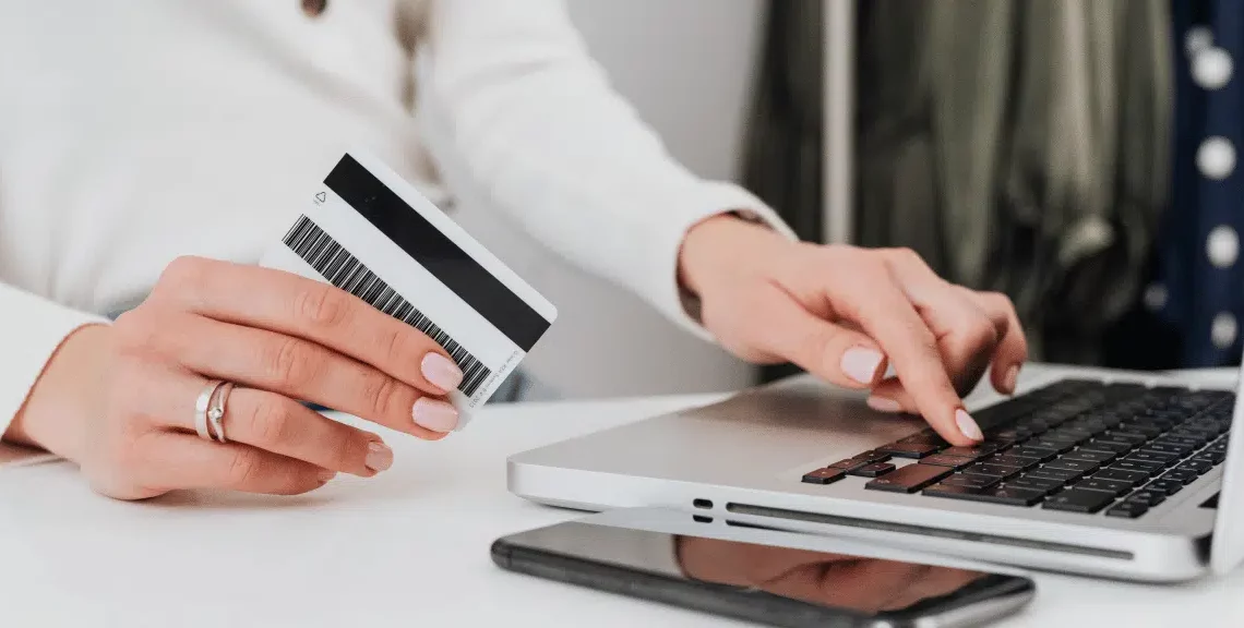 Dicas para ajudar proteger seu cartão de crédito em compras online pela Internet em 2023