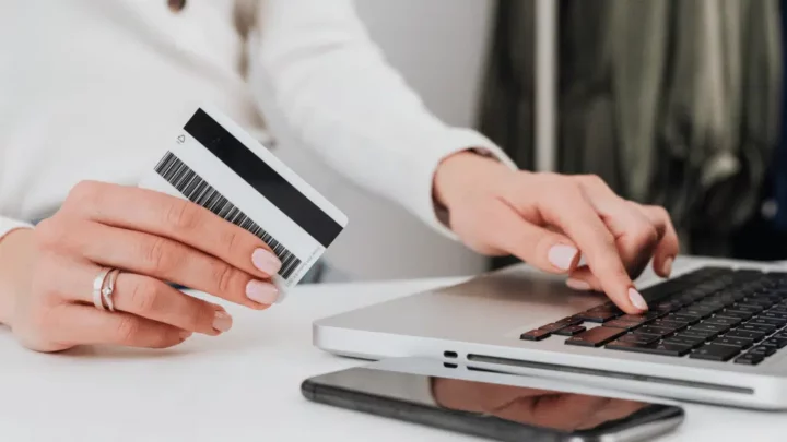Dicas para ajudar proteger seu cartão de crédito em compras online pela Internet em 2023